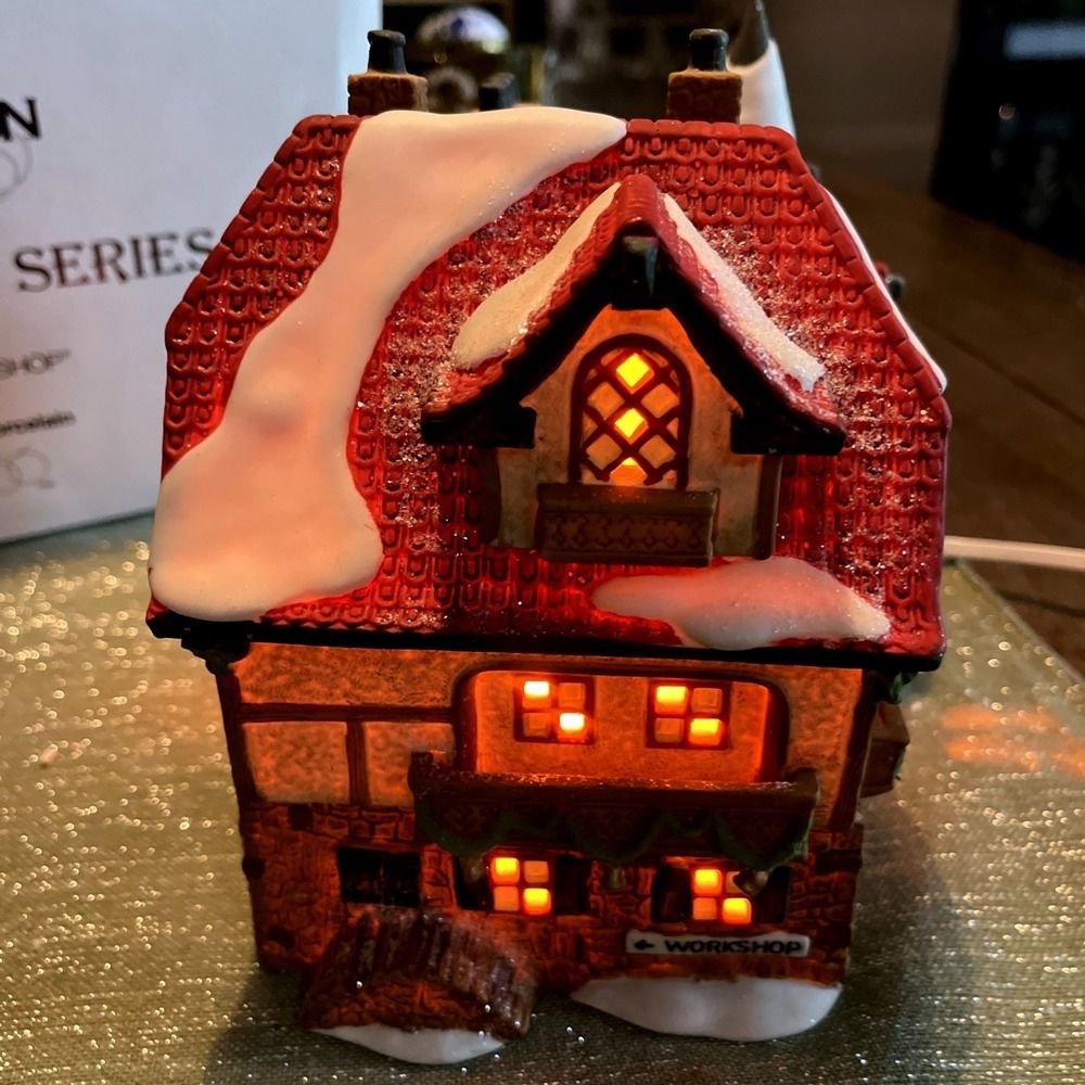 Dept 56 NORTH POLE SERIES - Santa's workshop - #56006 w/BOX - Picture 7 of 10